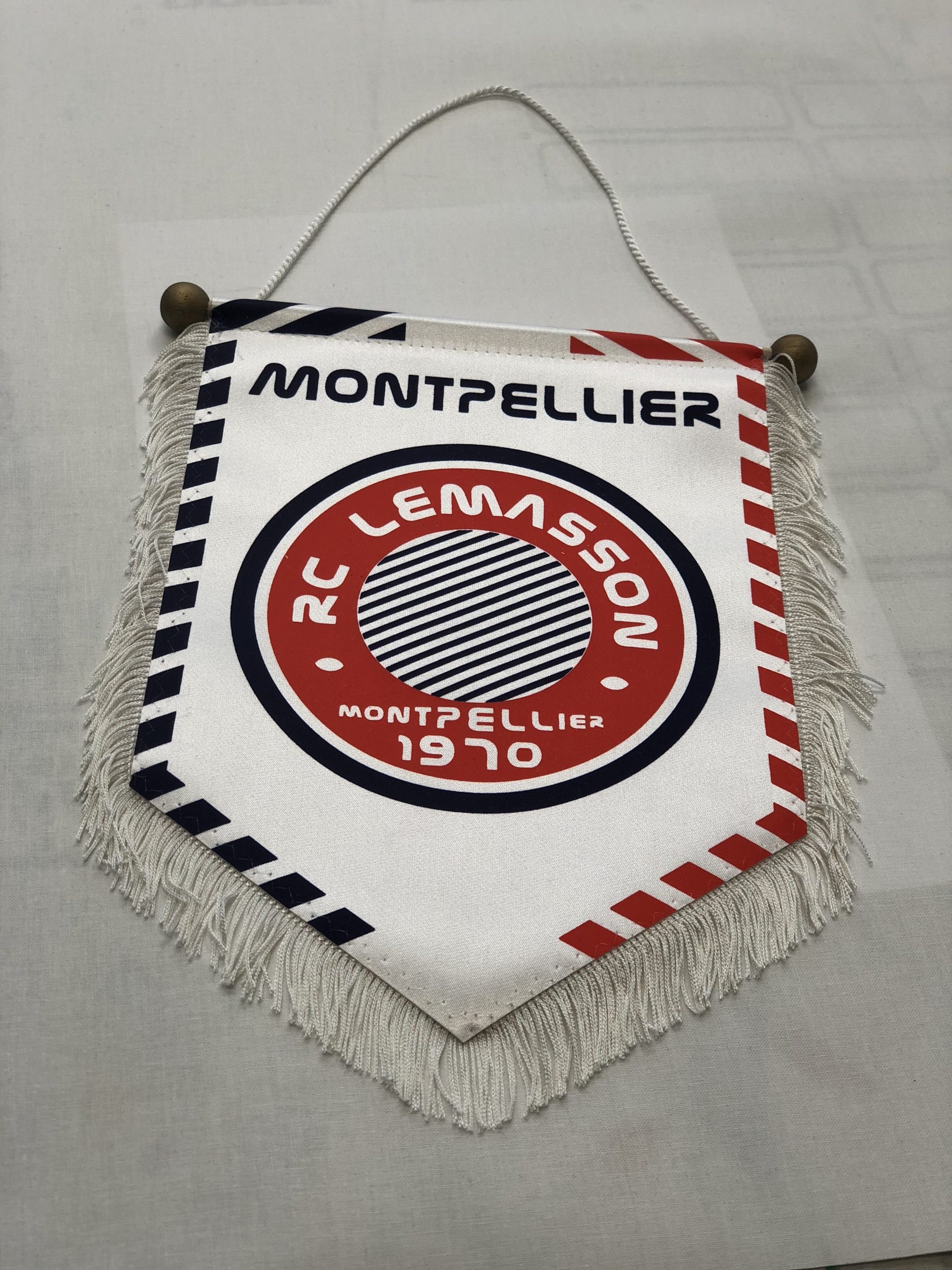 s et drapeaux : échange, club sportif, rotary club